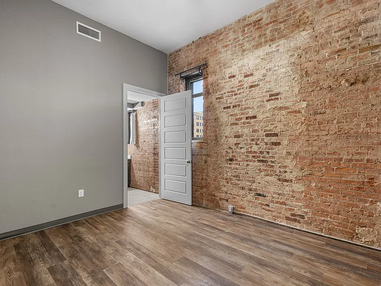 901 9th St #LOFT C — Photo 22