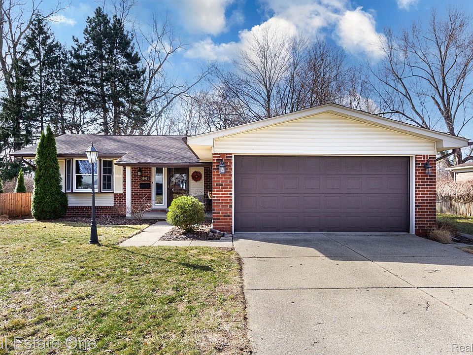 1st image of 39021 Grennada St