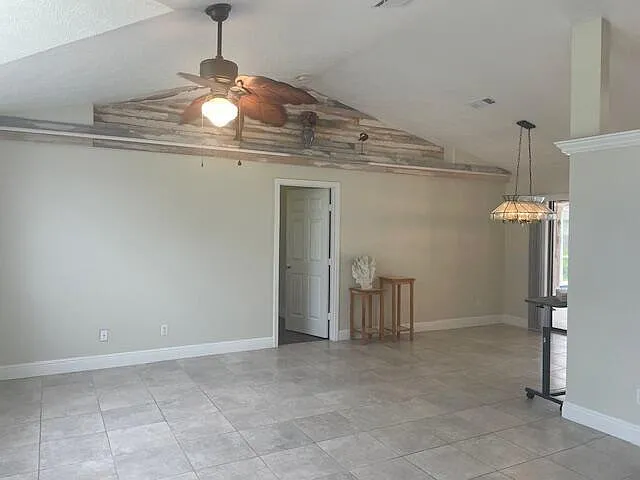 618 SE Streamlet Ave — Photo 11