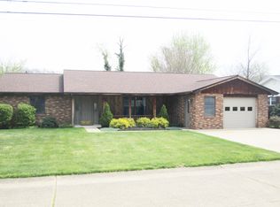 209 Shawnee Est, Winfield, WV 25213