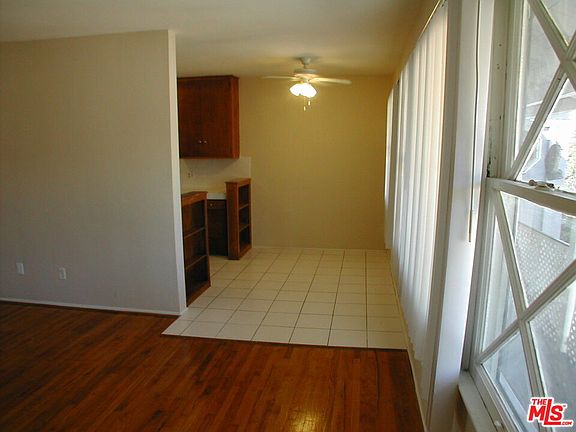 3rd image of 833 N Kingsley Dr APT 4