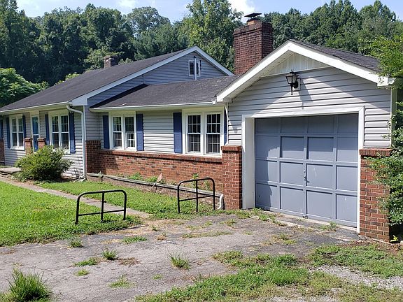 2nd image of 4137 Link Rd