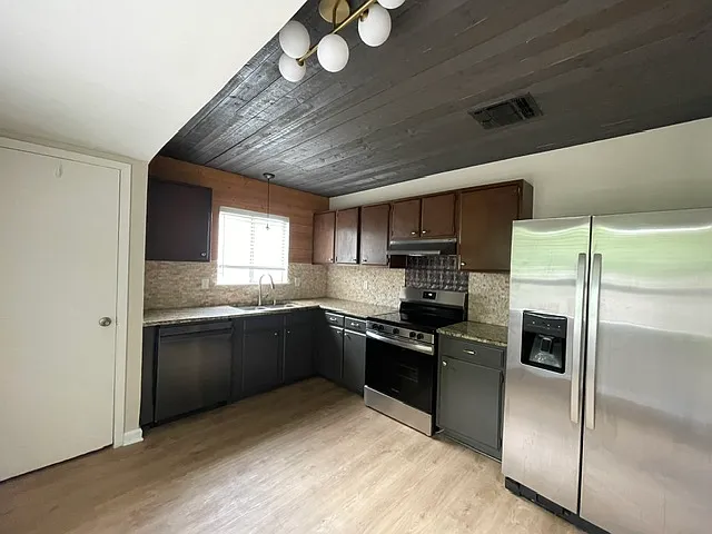 11902 Las Vegas St — Photo 6