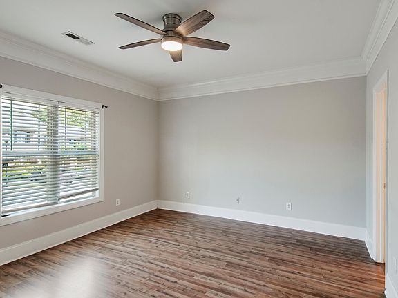 Primary first floor en suite