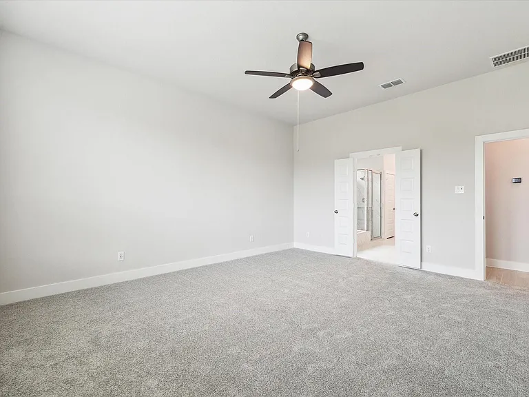 2418 Russet Forest Dr — Photo 16