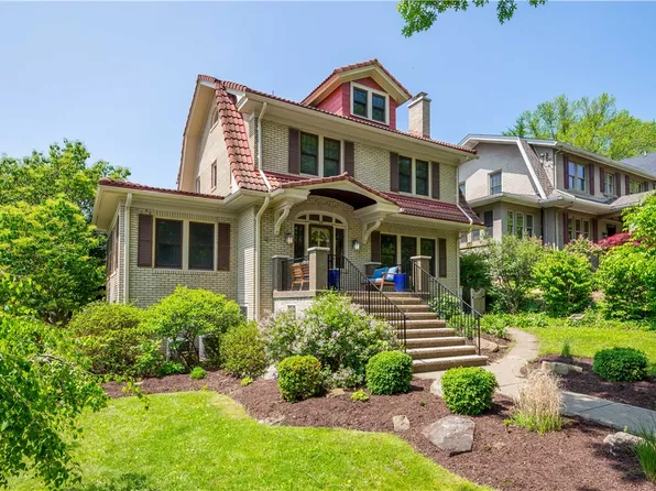 64 Woodhaven Dr, Pittsburgh, PA 15228