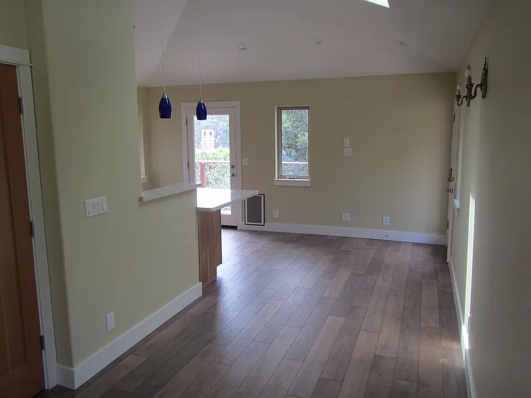 2475 Johnson Ave — Photo 3