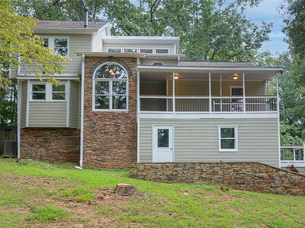 639 Lakeshore Dr