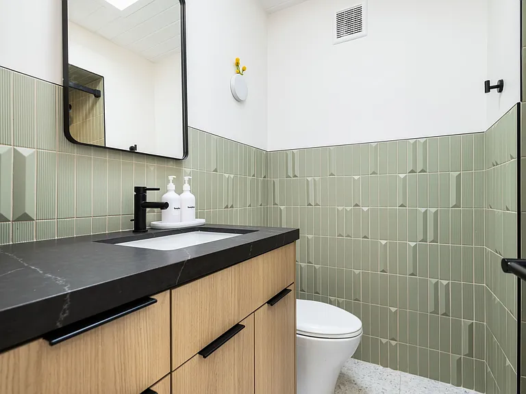 S Roxbury Dr — Photo 17