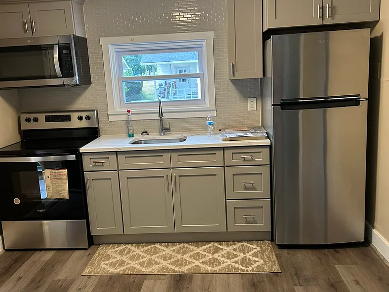 907 E Chocolate Ave #D — Photo 1