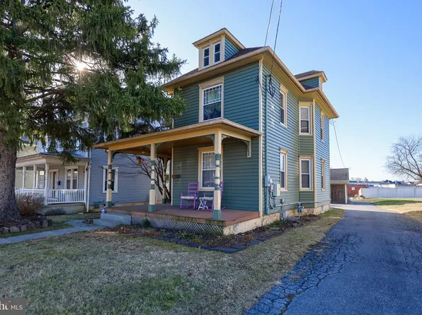 358 E Main St, New Holland, PA 17557