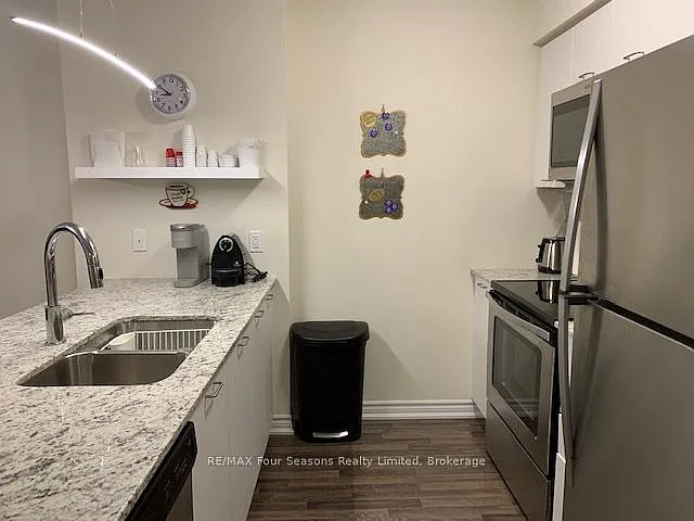4 Cove Ct #102 — Photo 13