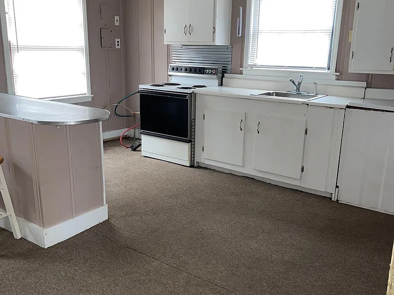 112 Caroline St #B — Photo 4