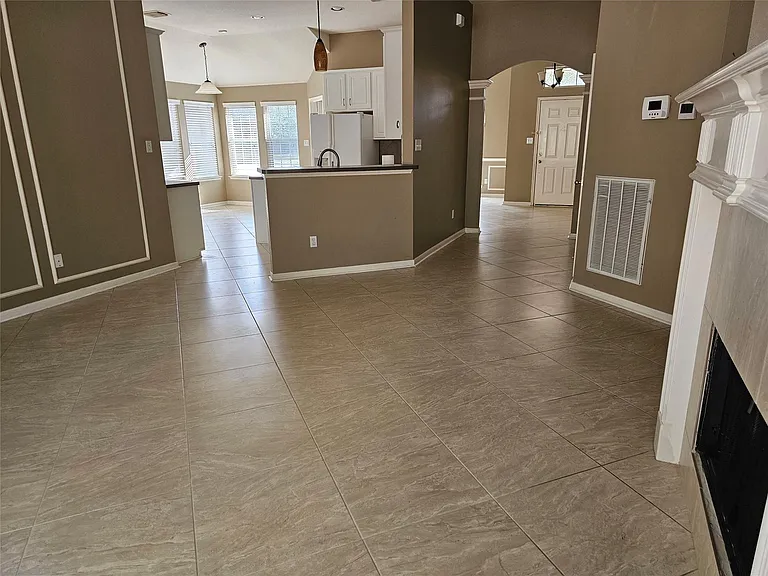 27182 Kings Manor Dr S — Photo 11