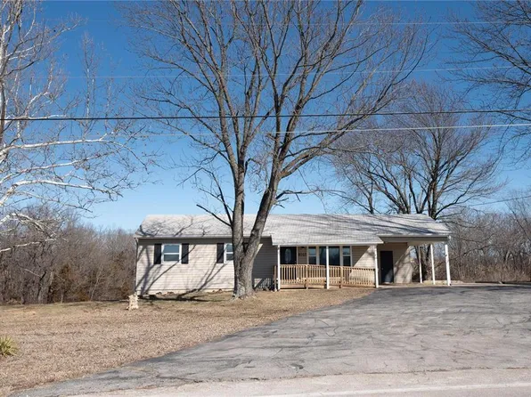 1012 N Church St, Sullivan, MO 63080