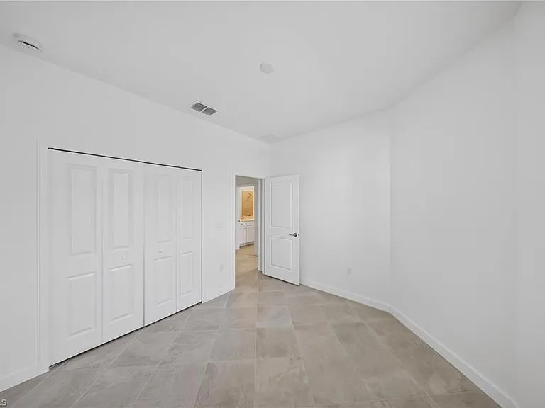 20559 Hazelnut Ct S — Photo 12