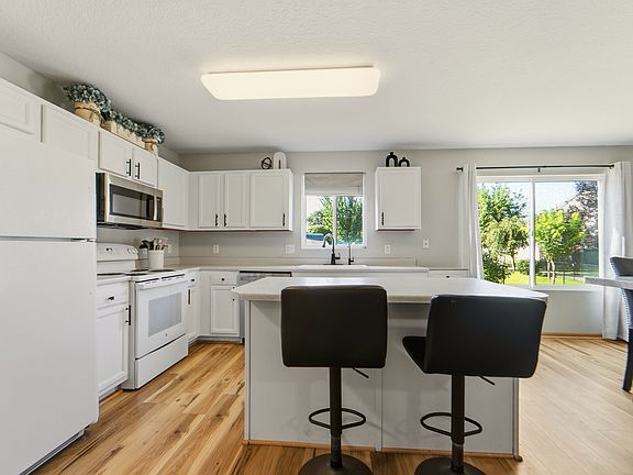 5th image of 1080 SE Waco Pl