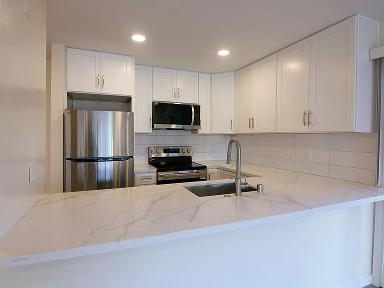765 Rand Ave Apartments — Photo 24