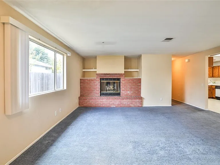 15544 Esther St — Photo 5