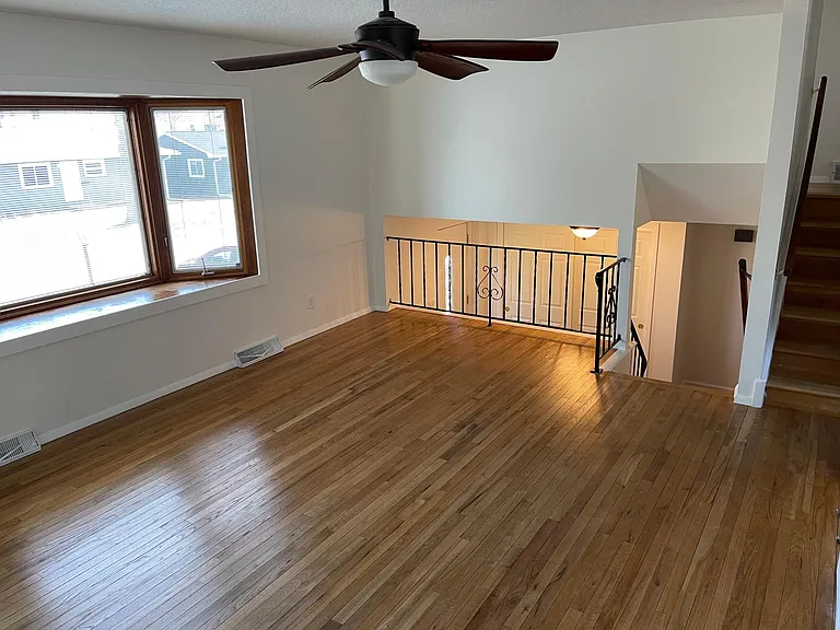 2904 Greenway Dr — Photo 4
