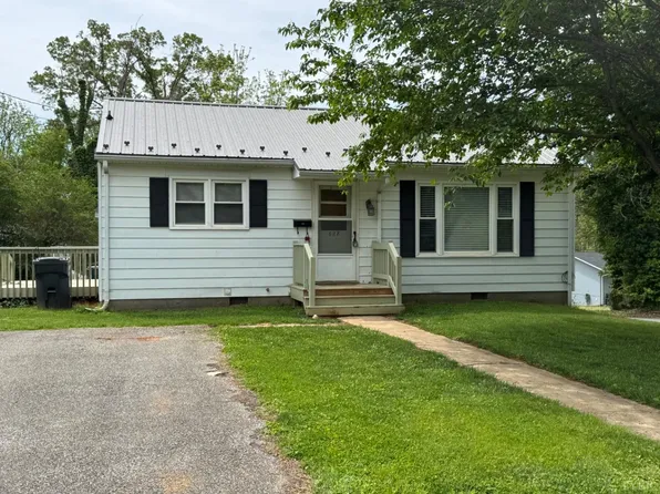 628 Baltimore Ave, Bedford, VA 24523