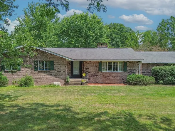 550 McCaughtry Run Rd, Darlington, PA 16115