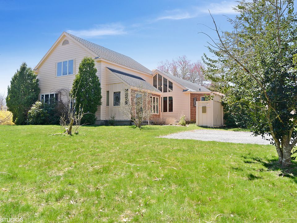 1st image of 4 Heritage Dr