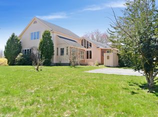4 Heritage Dr, Stonington, CT 06378