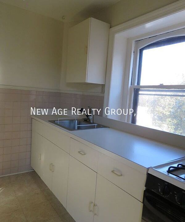 1st image of 3510 Hamilton St APT 3E