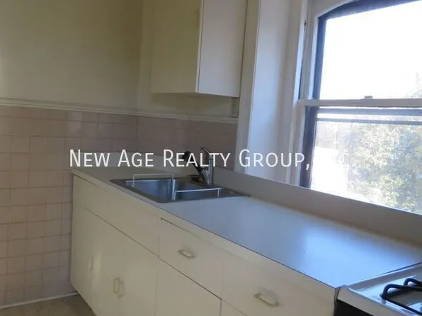 3510 Hamilton St APT 3E, Philadelphia, PA 19104