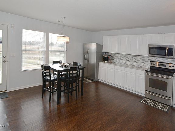 5th image of 809 Anderson Mill Dr
