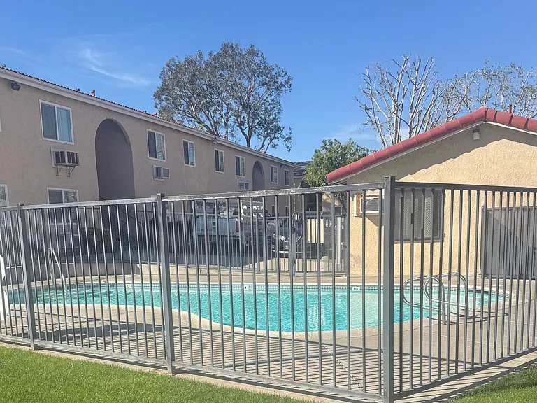 Merrill Apartments — Photo 3