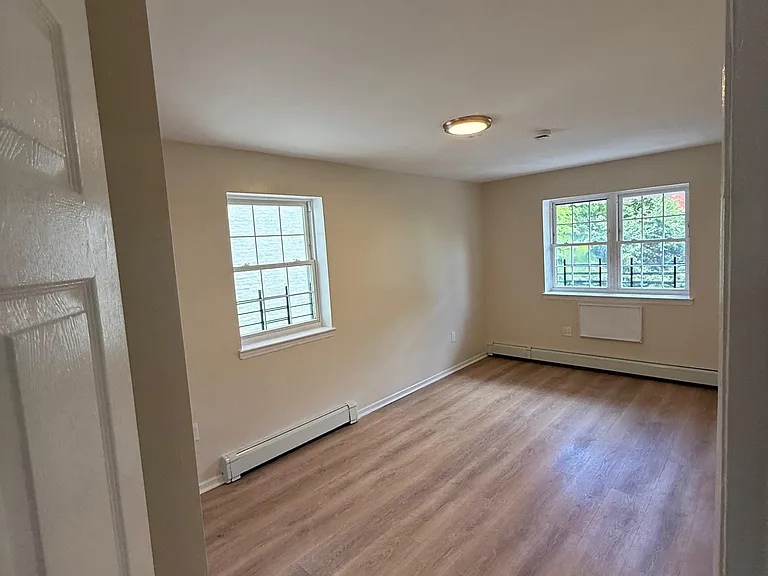 1051 Cauldwell Ave #1 — Photo 3