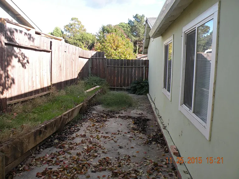 411 Amber Ave — Photo 12