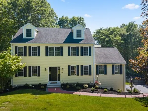 128 Memorial Dr, Shrewsbury, MA 01545