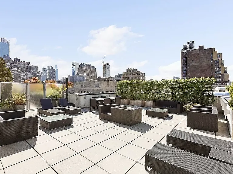 261 W 28th St #6B — Photo 16