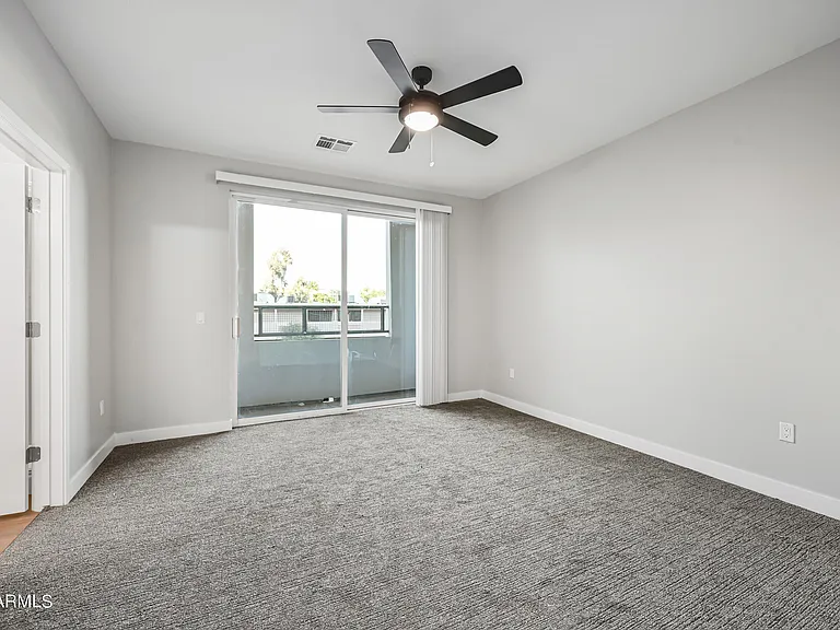 1023 W 5th St #1018 — Photo 17