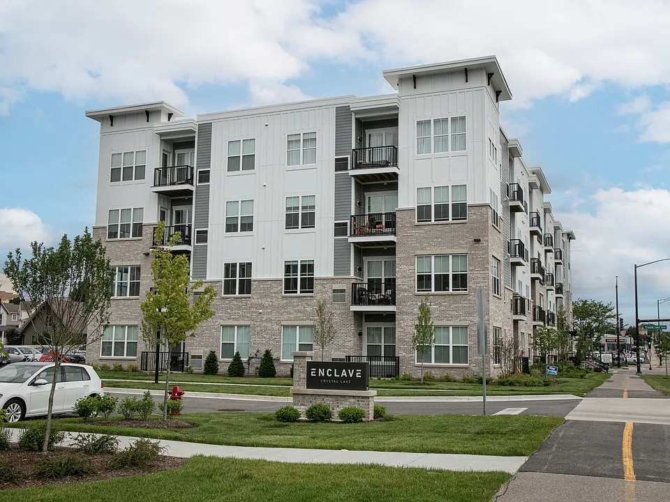 Enclave Crystal Lake Townhomes and Apartments