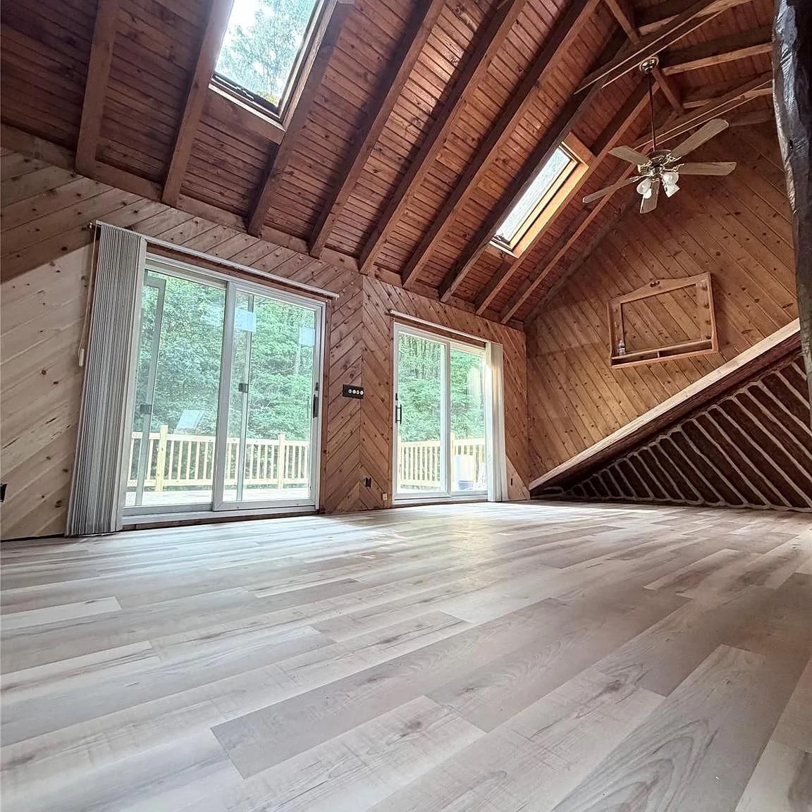 2 bed, 1.0 bath, 1184 sqft, $2,300 — Photo 2