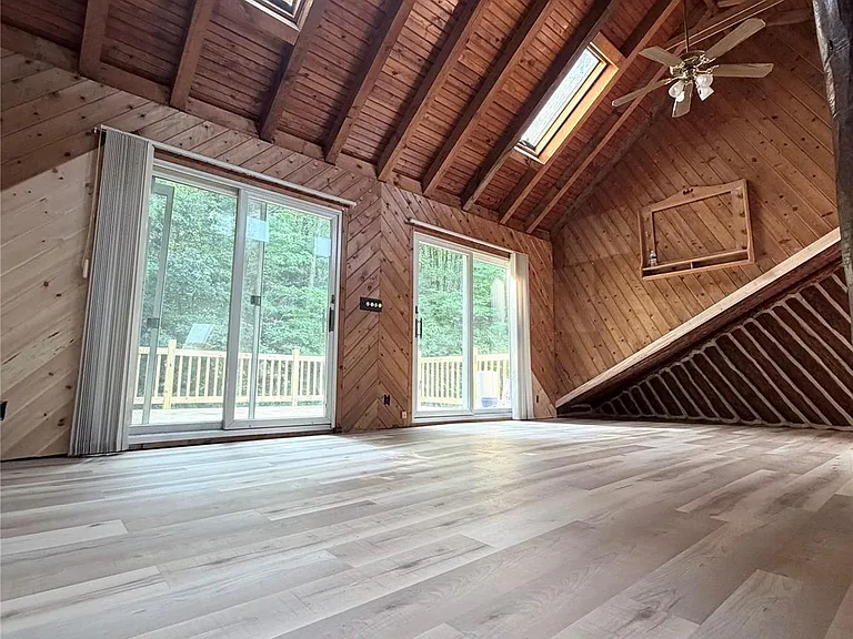 12 Mountainview Rd — Photo 2