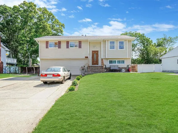 1707 Manatuck Boulevard, Bay Shore, NY 11706