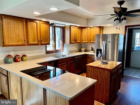 4th image of 2315 Northcliff Dr