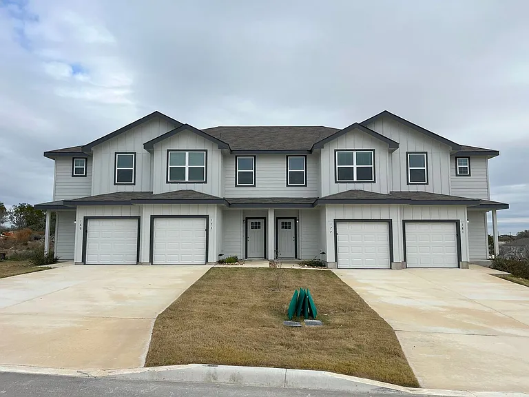 169 Damon Dr — Photo 1