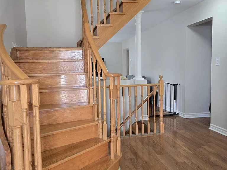 423 Huntington Ridge Dr — Photo 9