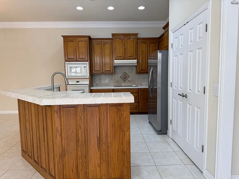 4 Warwick Ct — Photo 6