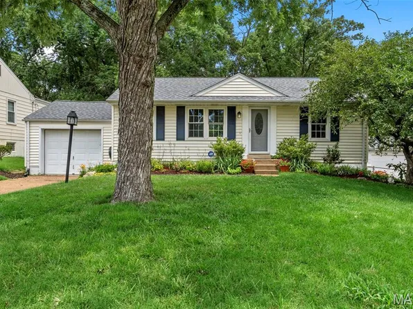 10831 Lawnbrook Dr, Saint Louis, MO 63123