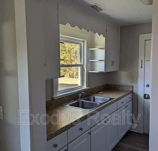507 Midland Ave — Photo 16