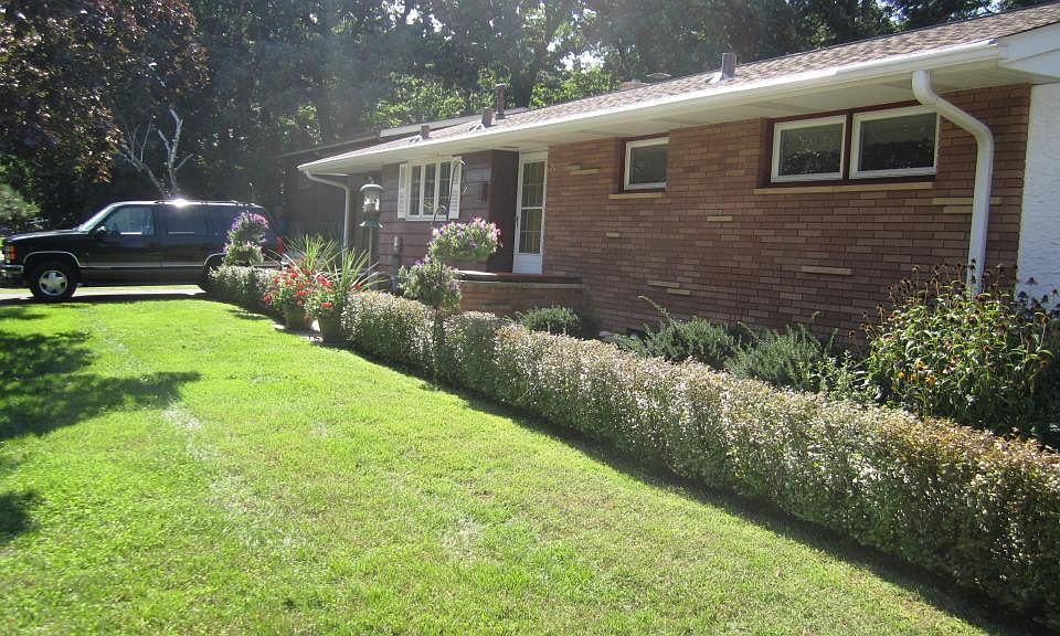 1st image of 95 Flandrau Pl