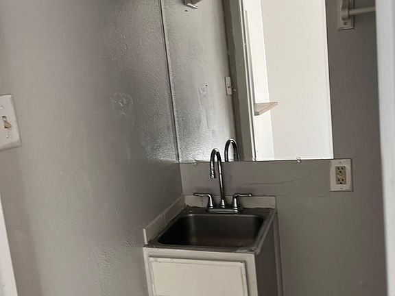 5th image of 3208 McLean St #104B