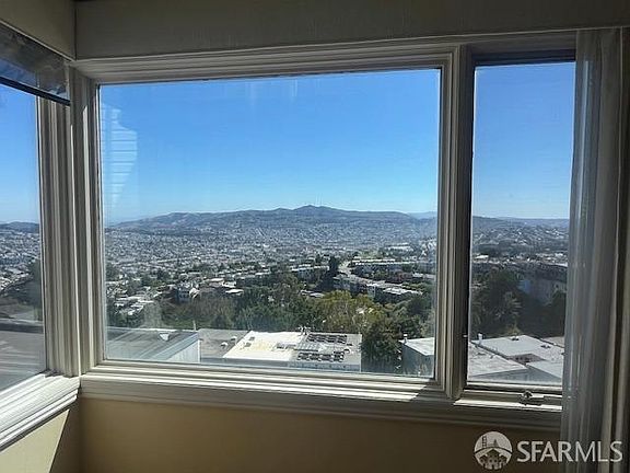 3rd image of 19 El Sereno Ct